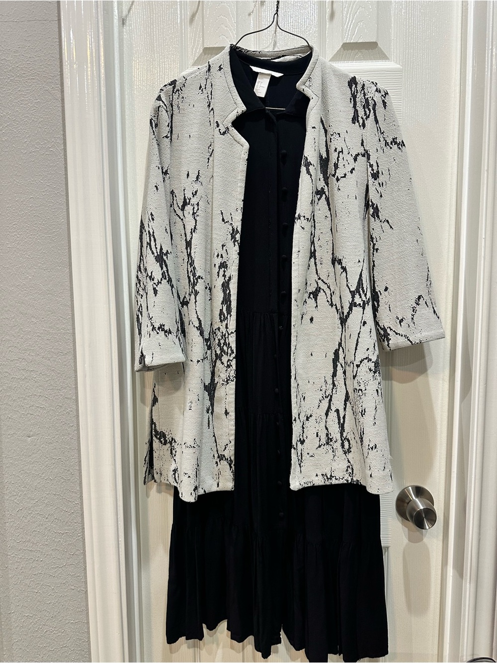 Black and White Patterned Open-Front Cardigan Jacket